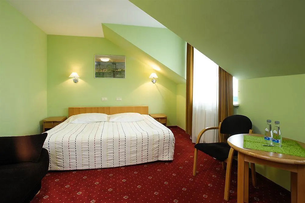 Hotel Orient Krakow 4*,